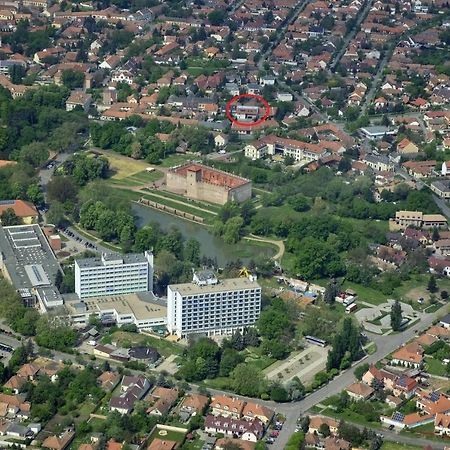 Bíbor Apartman Gyula Exteriér fotografie