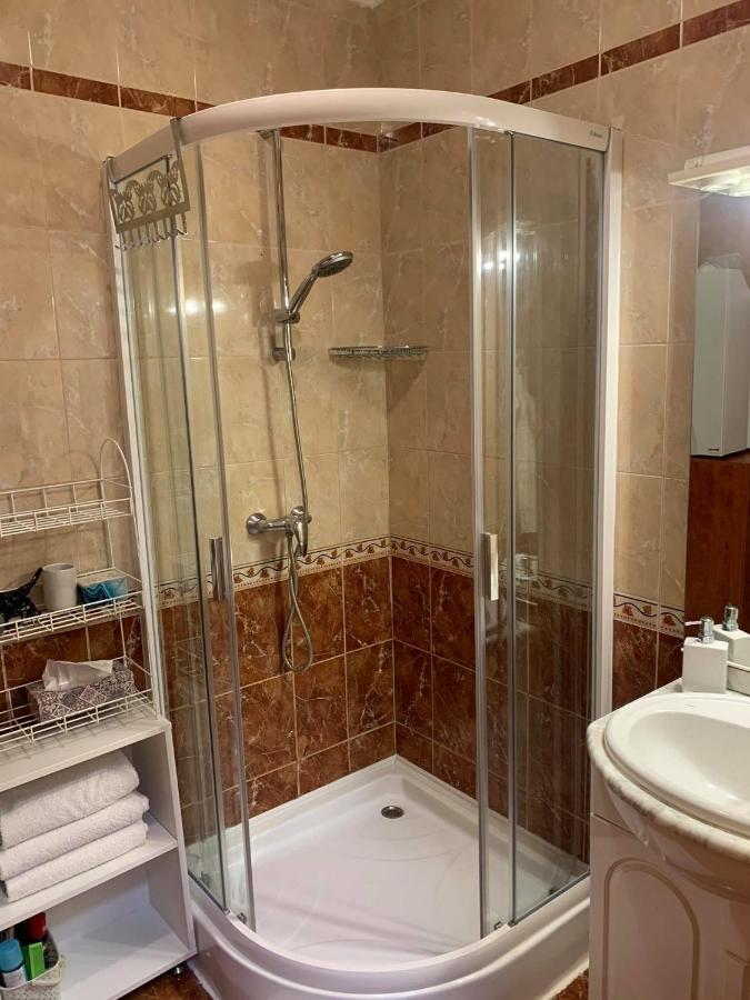 Bíbor Apartman Gyula Exteriér fotografie