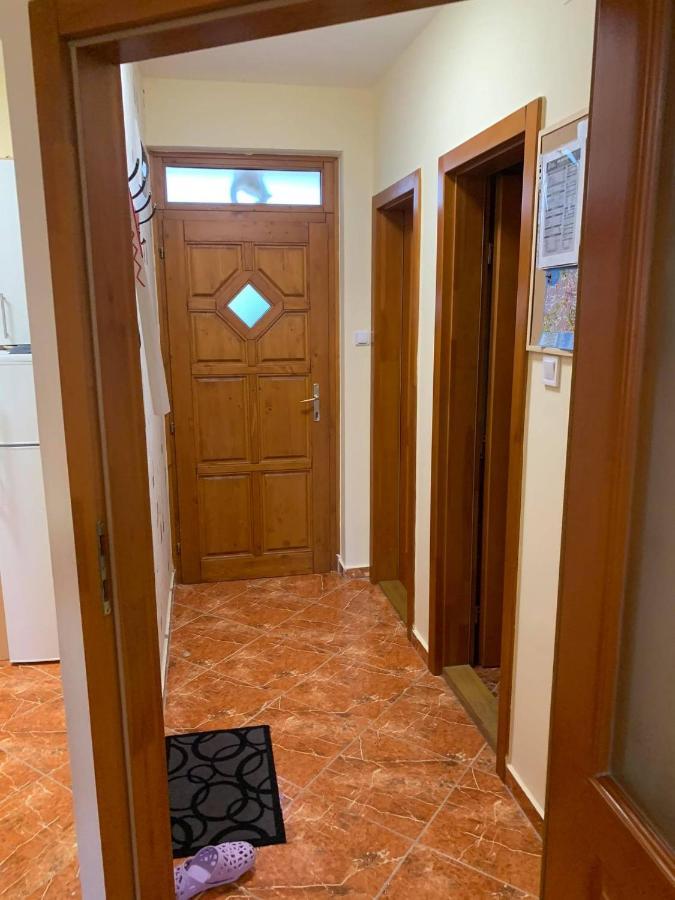 Bíbor Apartman Gyula Exteriér fotografie