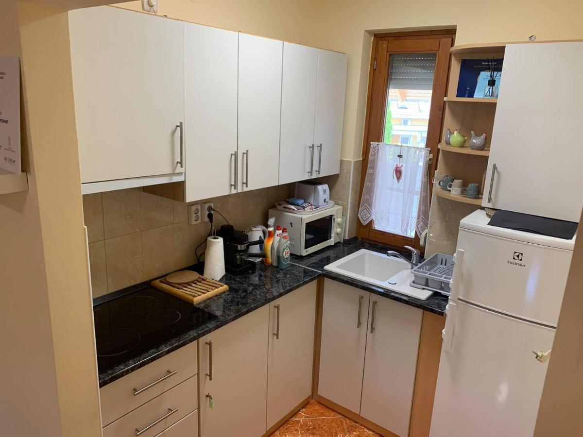 Bíbor Apartman Gyula Exteriér fotografie