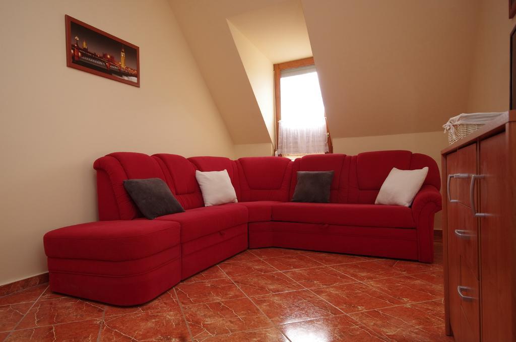 Bíbor Apartman Gyula Exteriér fotografie